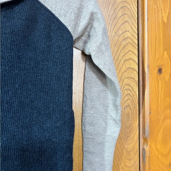 Cynthia Rowley 100% Merino Wool Cowl Neck Tunic Sweater Black and Tan Medium - Picture 6 of 7